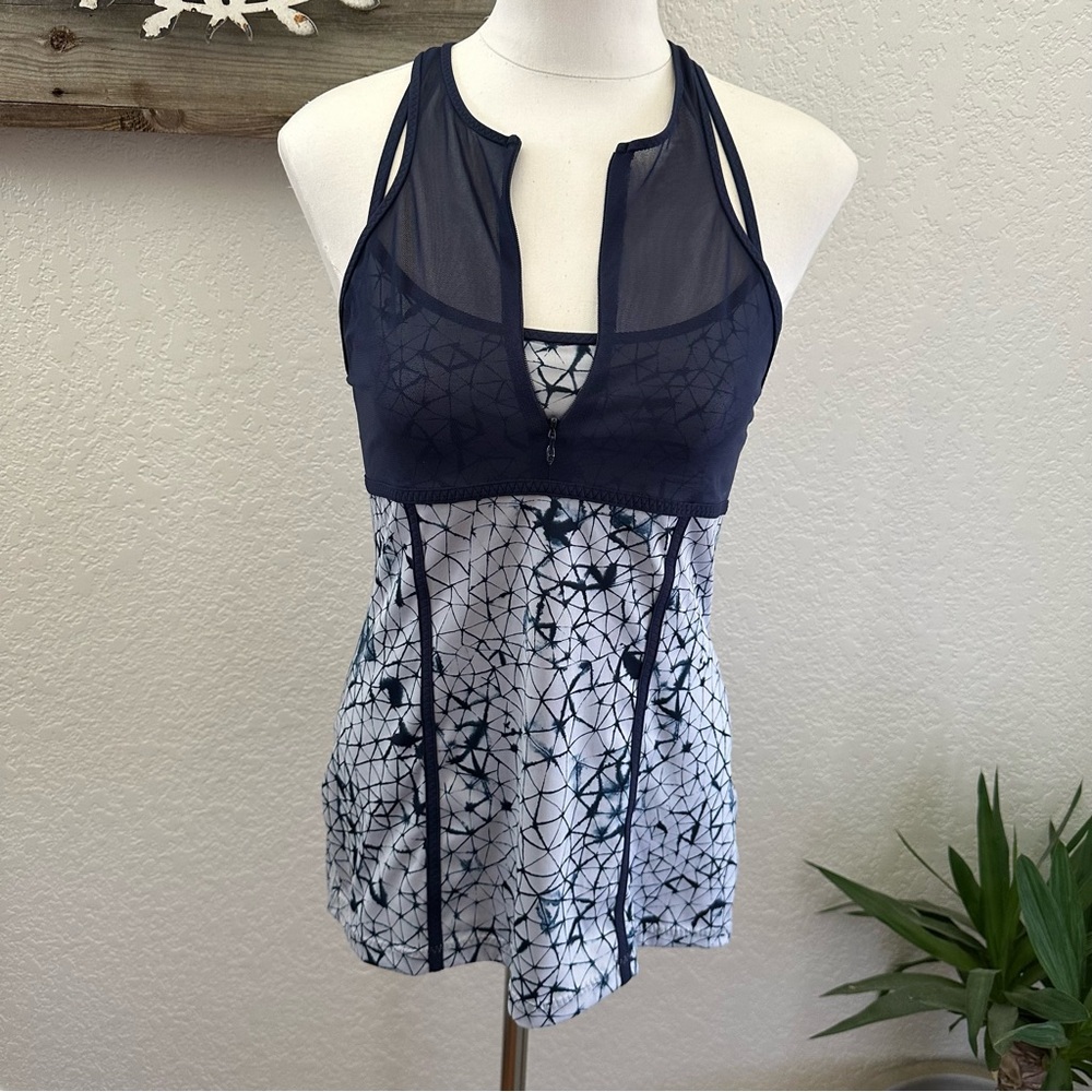 LULULEMON Tank Top Pedal Pace Star
Crushed Navy Blue Womens Size 8
Luxtreme Mesh